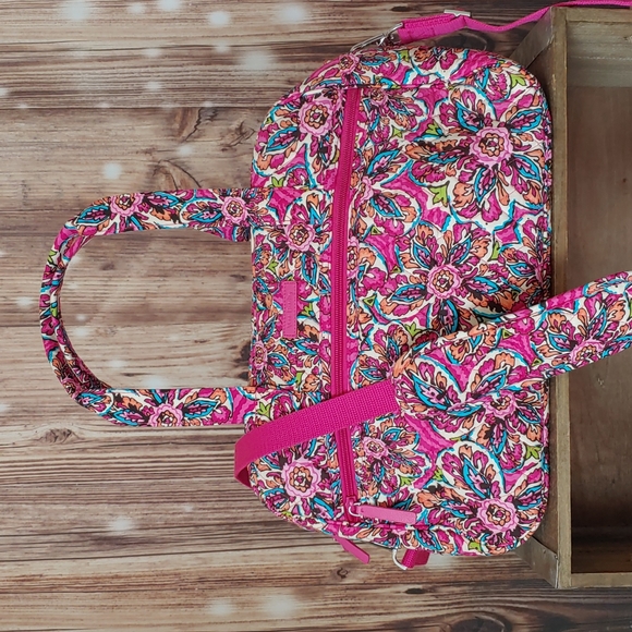 Vera Bradley Handbags - Vera Bradley Set ID Holder and tote bag pink quilted summer floral travel vacay